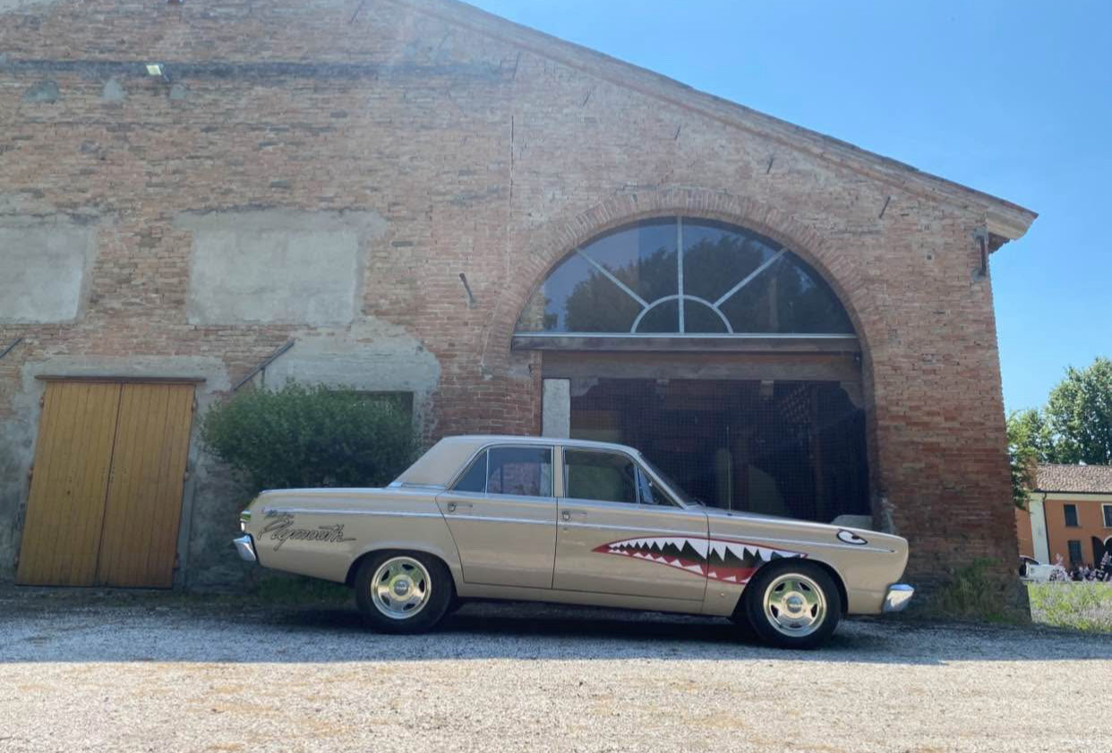 Plymouth Valiant V200