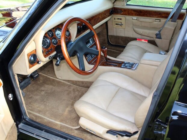 Studebaker Avanti Sedan voll