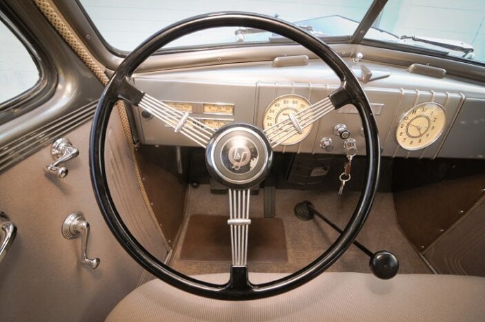 Cadillac LaSalle Series 50 voll