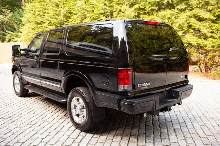 Ford Excursion voll