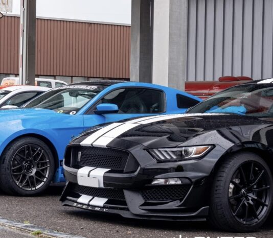 Ford Mustang GT350 voll